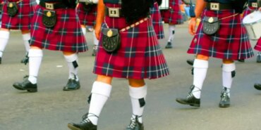 493-iskoc-erkeklerinin-kilt-giymesi-kulturel-bir-sembol-ve-tarihi-direnis.jpg