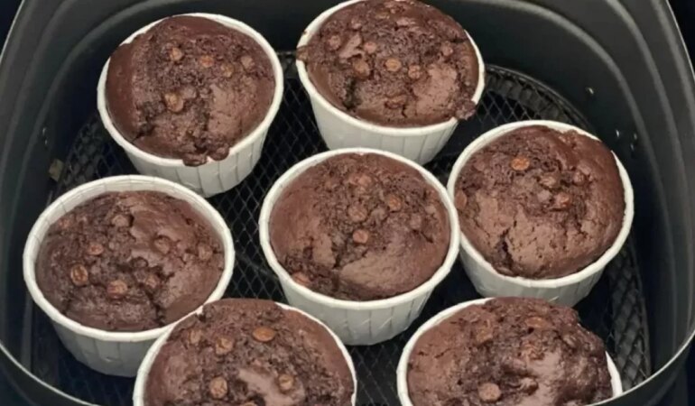 2527-airfryerda-havuclu-elmali-kek-tarifi-airfryer-kek-yapmanin-puf-noktalari.jpg