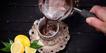3263-limonlu-turk-kahvesinin-inanilmaz-etkisi.jpg