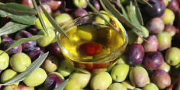 401-zeytinin-aci-aromasini-nasil-cikarirsiniz-sadece-2-malzeme-ile-kesin-cozum.jpg