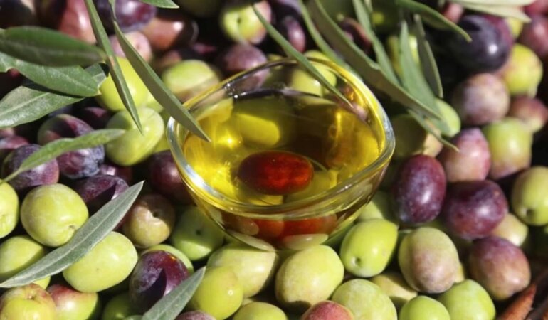 401-zeytinin-aci-aromasini-nasil-cikarirsiniz-sadece-2-malzeme-ile-kesin-cozum.jpg