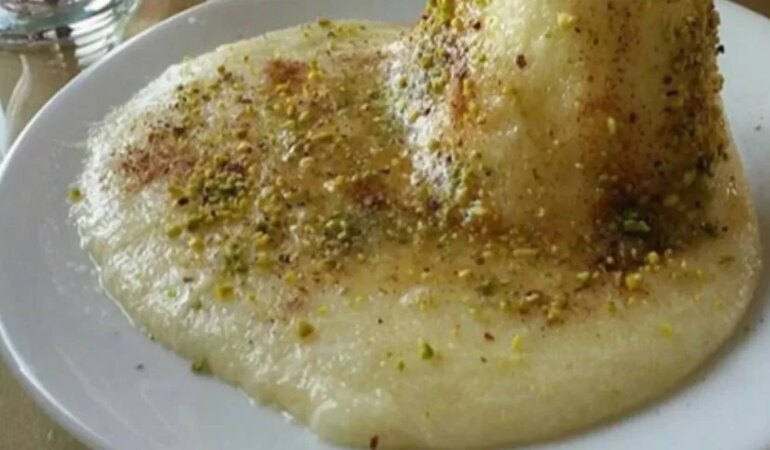 6925-irmik-ve-peynirin-mukemmel-uyumu-nefis-peynirli-irmik-tatlisi-tarifi.jpg