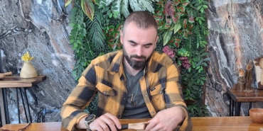 hobi-olarak-basladi-meslegi-oldu-elleriyle-tek-tek-yapiyor-internetten-servet-degerinde-satiyor-2kov.jpeg