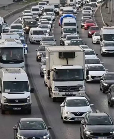 plaka-sisteminde-yeni-donem-bu-degisikligi-yapmayan-muayeneden-gecemeyip-trafige-cikamayacak-hba4.jp_.jpeg