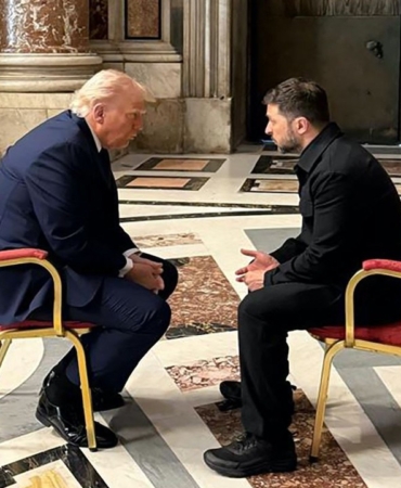 rusya-ile-istanbul-temaslarinin-hemen-ardindan-ukrayna-devlet-baskani-zelenskiyden-abd-baskani-trump.jpeg