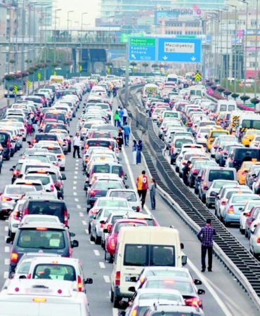 trafik-sikistiginda-yapin-durdugunuz-yerde-cebiniz-yanmasin-akaryakitta-buyuk-tasarruf-sagliyor-dm7e.jpeg