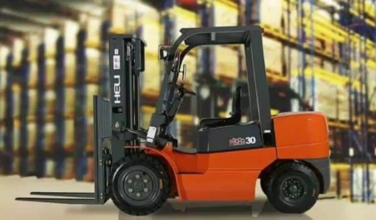7208-forklift-operatoru-nasil-olunur-forklift-operatoru-olma-sartlari-nelerdir.jpg
