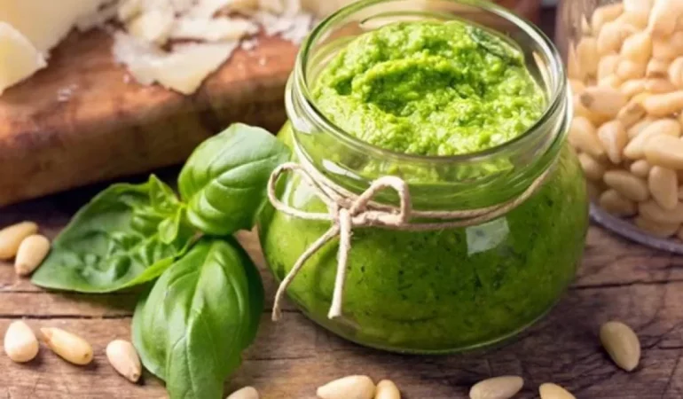 8340-ev-yapimi-pesto-sosun-sirri-lezzetin-anahtari-bu-3-puf-noktada-sakli.jpg