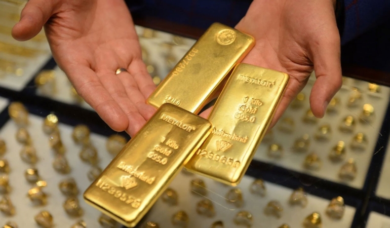 dev-alman-bankasi-vites-yukseltti-altin-ve-gumus-icin-gorulmedik-rakam-kapis-kapis-gidecek-s8el.jpg