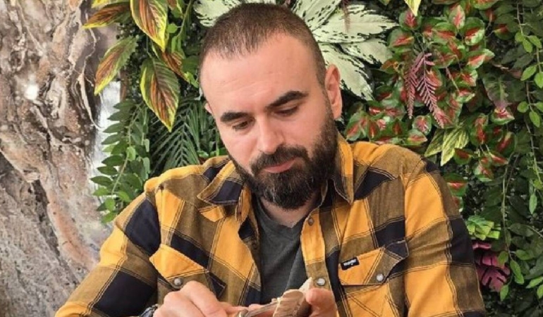 hobi-diye-basladi-yeni-isi-oldu-hepsini-tek-tek-oyuyor-internetten-servet-degerinde-satiyor-tss6.jpg