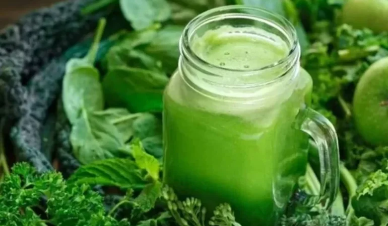 1425-sirtfood-diyeti-ile-unlulerin-favorisi-haline-gelen-yesil-icecek-tarifi.jpg