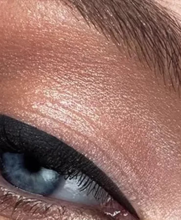 2470-eyeliner-ile-dipliner-arasindaki-farklar-hangisi-daha-kolay-surulur.jpg