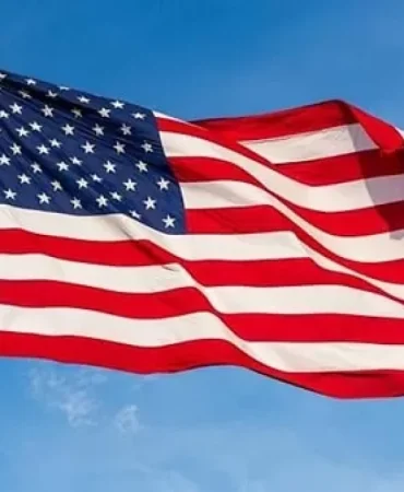 4551-amerika-birlesik-devletleri-abd-bayragi-nedir-uzerindeki-semboller-renkler-ve-anlamlari-nelerdi.webp