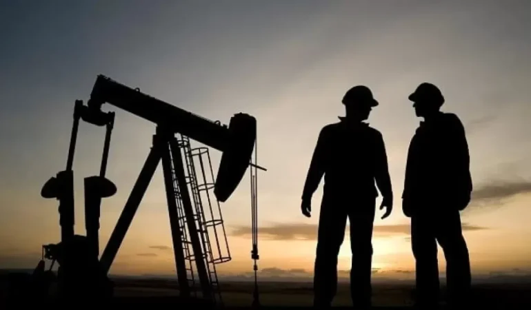 4978-petrol-ve-dogalgaz-muhendisligi-bolumu-nedir-mezunlari-ne-is-yapar-nerelerde-calisir.jpg