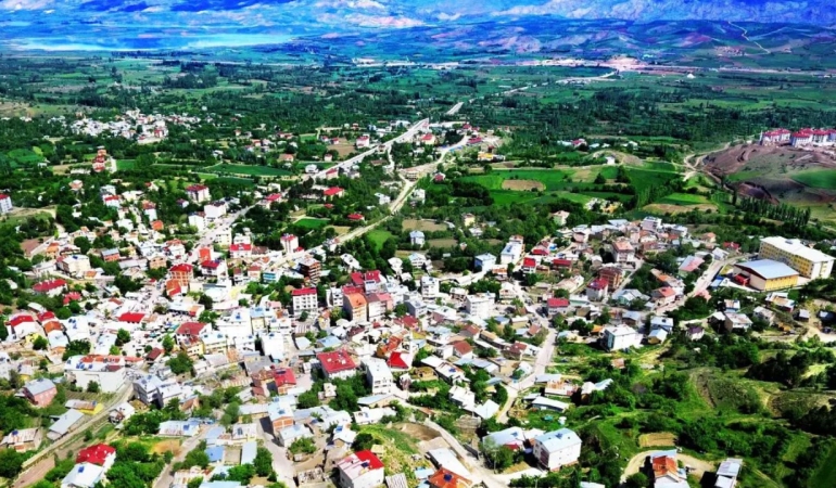 5-ilce-tum-hazirliklarini-tamamladi-plakalar-bile-hazir-il-olmaya-hazir-ilceler-belli-oldu-pzci.png