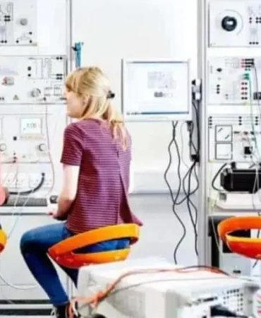 5492-elektronik-ve-haberlesme-muhendisligi-bolumu-nedir-mezunlari-ne-is-yapar-ve-nerelerde-calisir.j.webp