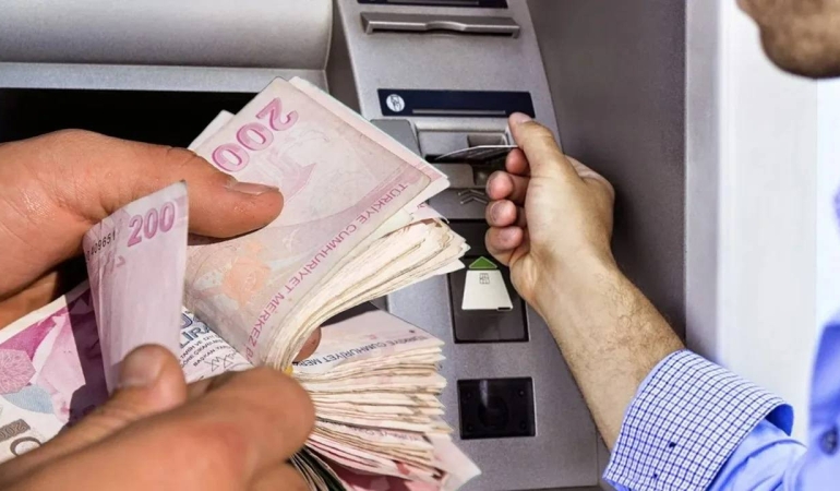 dikkat-her-ay-9-bin-tl-borclanmis-olabilirsiniz-binlerce-kisinin-bu-uygulamadan-haberi-bile-yok-rf71.jpeg